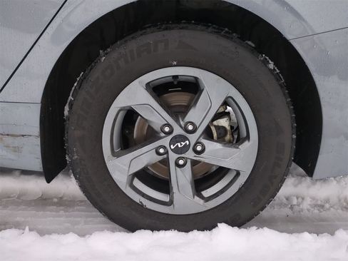 Used 2022 Kia K5 LXS image 14