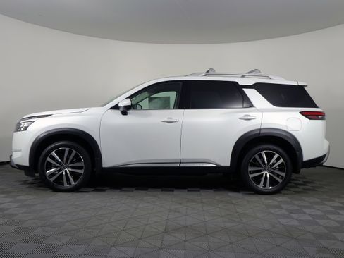 New 2025 Nissan Pathfinder Platinum image 15