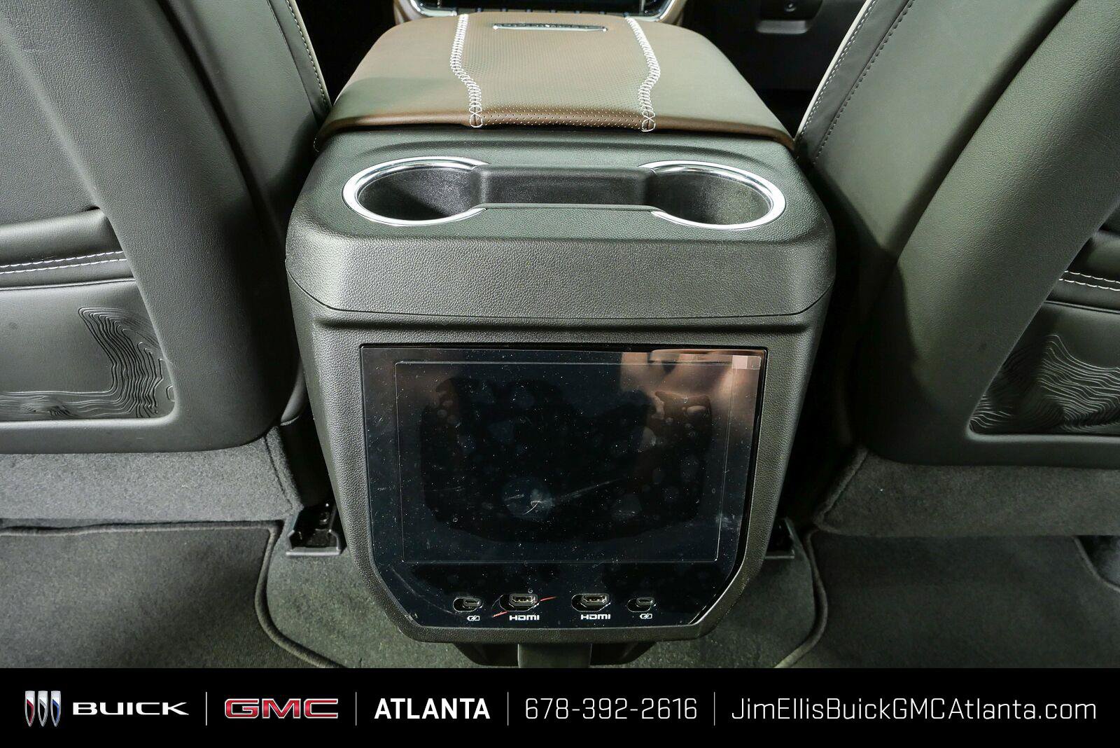 Used 2025 GMC Yukon XL Denali Ultimate w/ LPO, Floor Liner Package AWD/4WD image 22