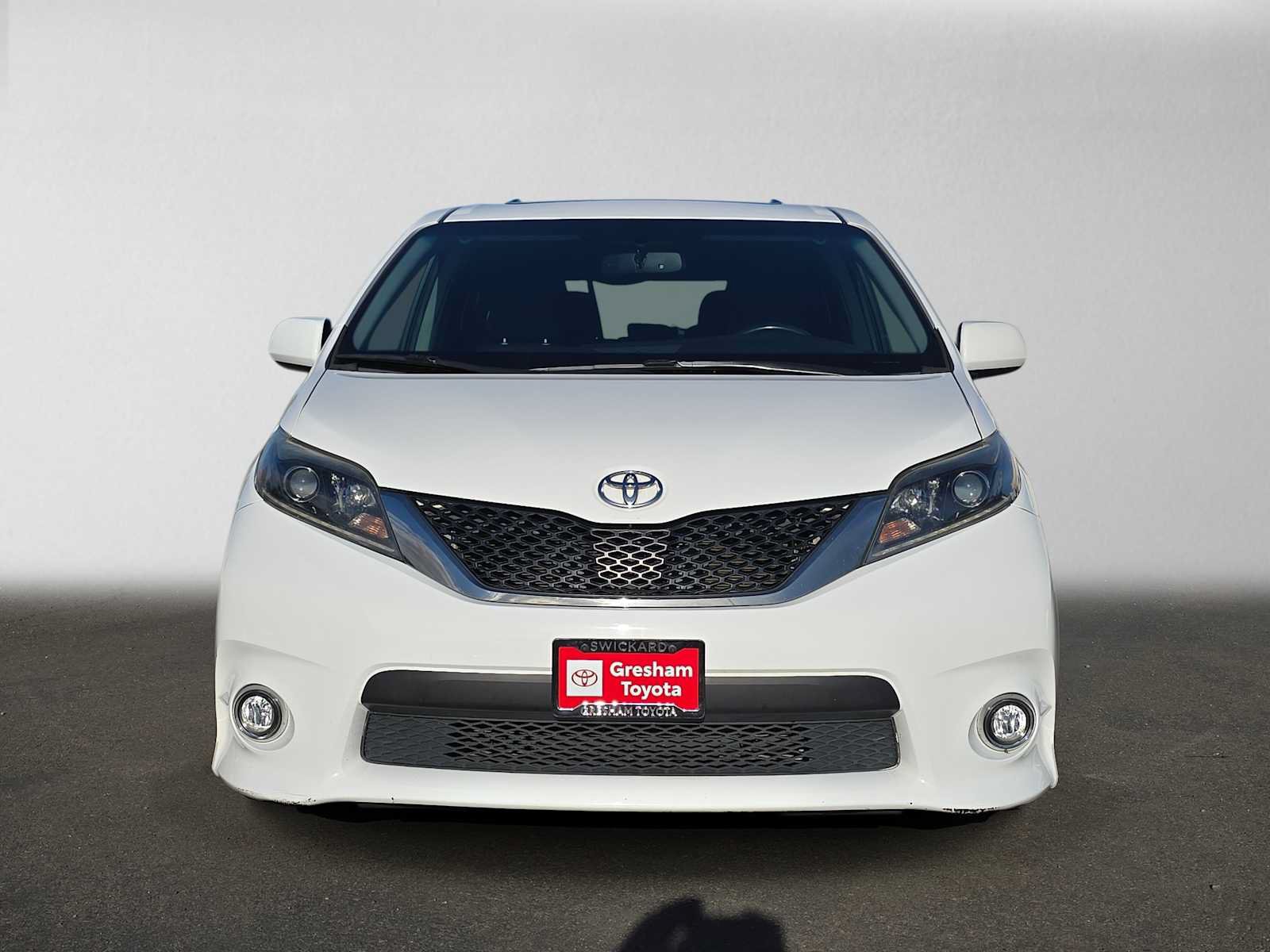 Used 2016 Toyota Sienna SE w/ SE Preferred Package FWD image 9