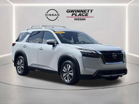 Certified 2025 Nissan Pathfinder SL AWD/4WD image 27