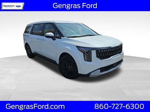 Used 2025 Kia Carnival FWD image 1