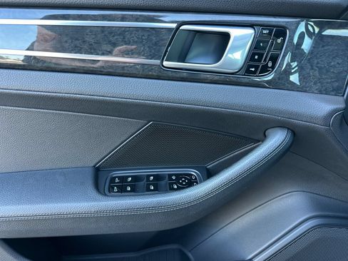 Used 2018 Porsche Panamera 4 AWD/4WD image 11
