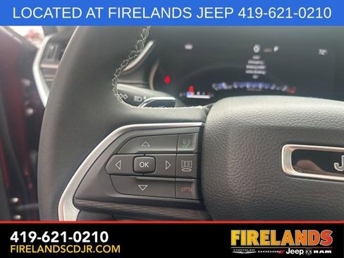 Used 2023 Jeep Grand Cherokee Laredo image 21