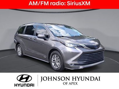 Used 2021 Toyota Sienna XLE