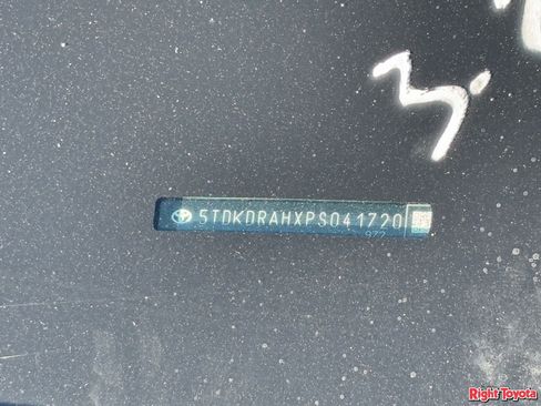 Used 2023 Toyota Highlander Platinum image 12