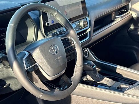 Used 2025 Toyota Grand Highlander FWD image 19