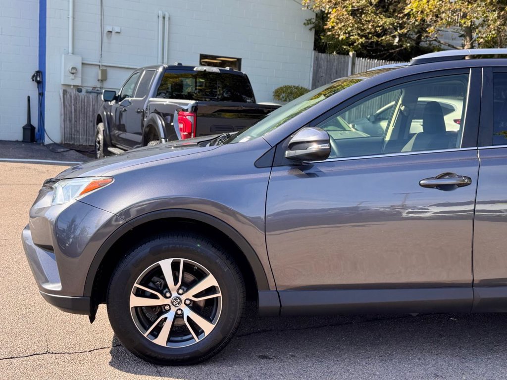 Used 2018 Toyota RAV4 XLE w/ Plus Extra Value Package AWD/4WD image 10