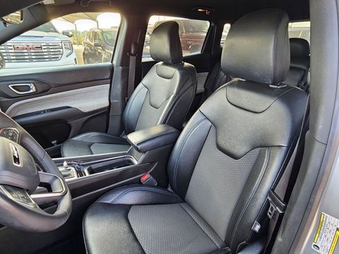 Used 2024 Jeep Compass Latitude AWD/4WD image 12