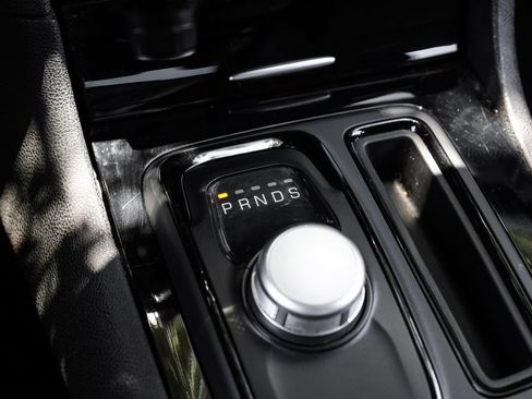 Used 2019 Chrysler 300 S RWD image 37