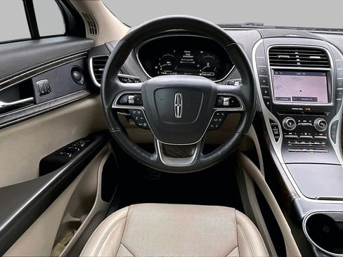 Used 2019 Lincoln Nautilus Reserve FWD image 6