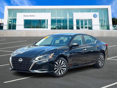 Used 2025 Nissan Altima 2.5 SV