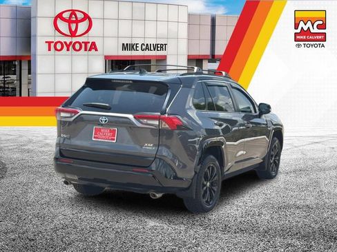 Used 2024 Toyota RAV4 XSE AWD/4WD image 5