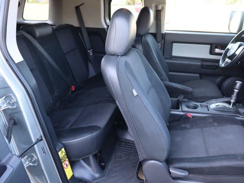 Used 2012 Toyota FJ Cruiser 4WD w/ Upgrade Pkg image 21