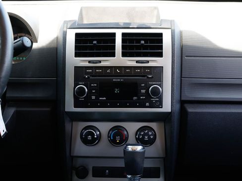 Used 2011 Dodge Nitro Heat AWD/4WD image 30
