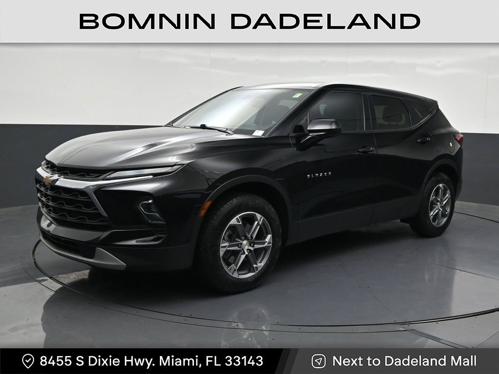 Used 2023 Chevrolet Blazer LT FWD image 1