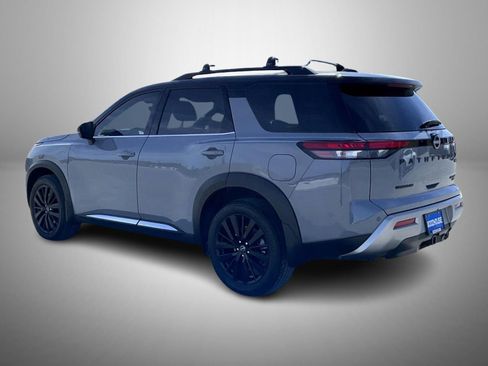 Used 2023 Nissan Pathfinder Platinum image 7