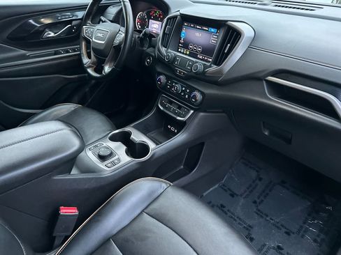 Used 2023 GMC Terrain AT4 image 15