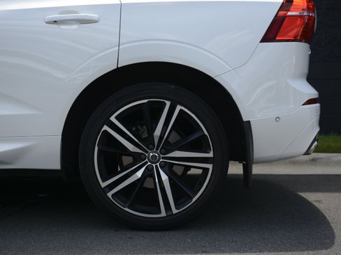 Used 2019 Volvo XC60 T6 R-Design w/ Protection Package Premier AWD/4WD image 34