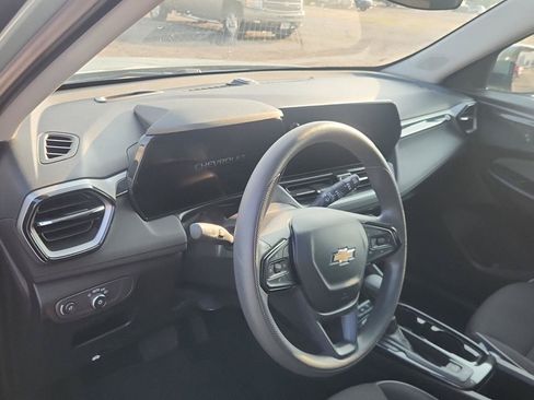 Used 2025 Chevrolet TrailBlazer LT AWD/4WD image 10