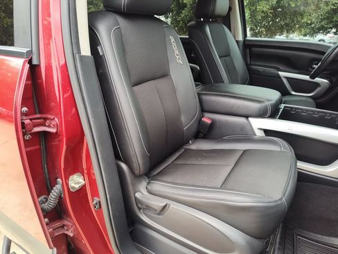 Used 2016 Nissan Titan PRO-4X AWD/4WD image 31