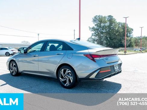 Certified 2025 Hyundai Elantra Sport FWD image 8