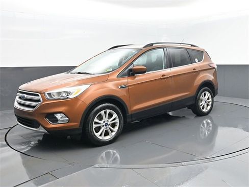 Used 2017 Ford Escape SE w/ Equipment Group 201A image 5