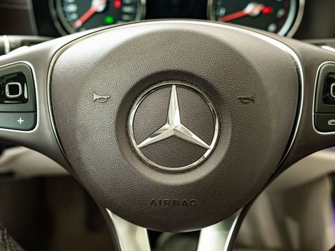 Used 2018 Mercedes-Benz E 400 4MATIC Wagon image 31