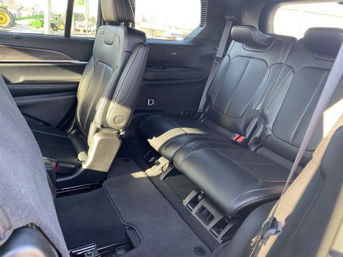 Used 2024 Jeep Grand Cherokee L Limited w/ Luxury Tech Group II AWD/4WD image 24
