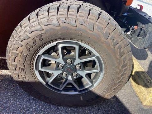 Used 2025 Jeep Gladiator Rubicon image 10