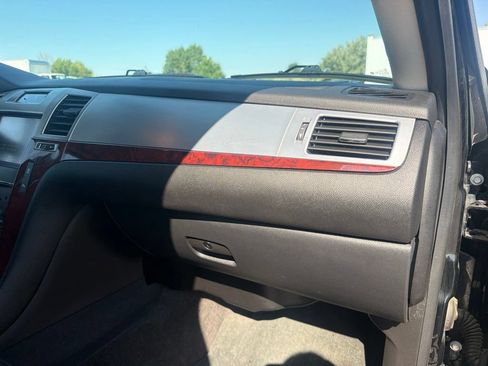 Certified 2014 Cadillac Escalade Premium AWD/4WD image 32