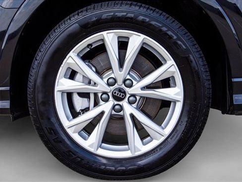 Used 2025 Audi Q3 2.0T Premium AWD/4WD image 9