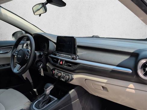 Used 2022 Kia Forte LXS FWD image 25