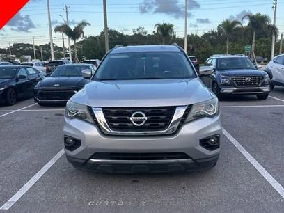 Used 2017 Nissan Pathfinder SV