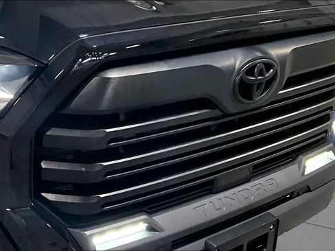 Used 2023 Toyota Tundra SR5 w/ SR5 Convenience Package AWD/4WD image 29