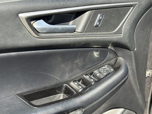 Used 2015 Ford Edge SEL w/ Equipment Group 201A FWD image 18