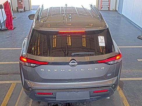 Used 2024 Nissan Pathfinder SV image 7