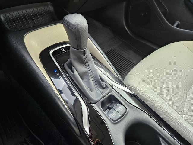 Used 2022 Toyota Corolla LE FWD image 25