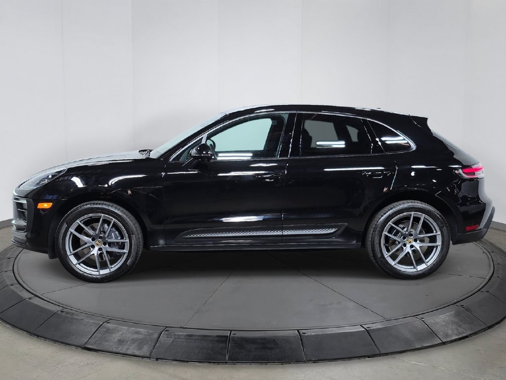 Certified 2026 Porsche Macan AWD/4WD image 2