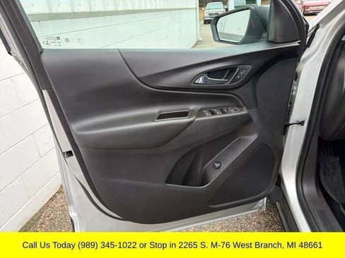 Used 2021 Chevrolet Equinox LT FWD image 28
