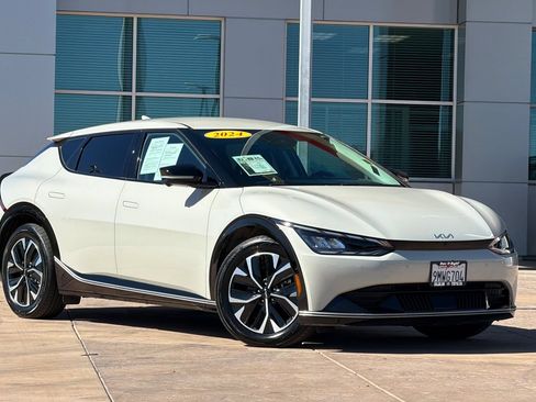 Used 2024 Kia EV6 Wind w/ Wind Technology Package AWD/4WD image 2