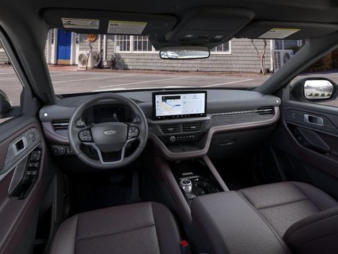 Used 2025 Ford Explorer Platinum RWD image 9