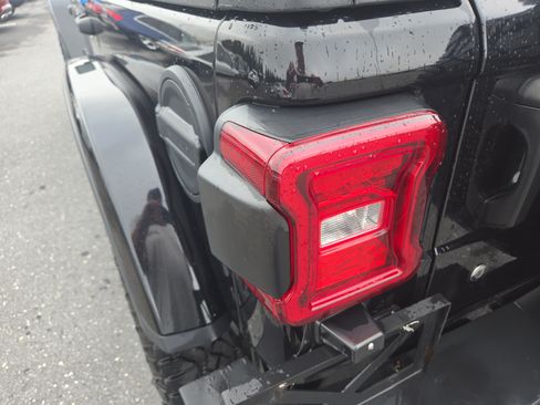 Used 2020 Jeep Wrangler Unlimited Rubicon AWD/4WD image 13