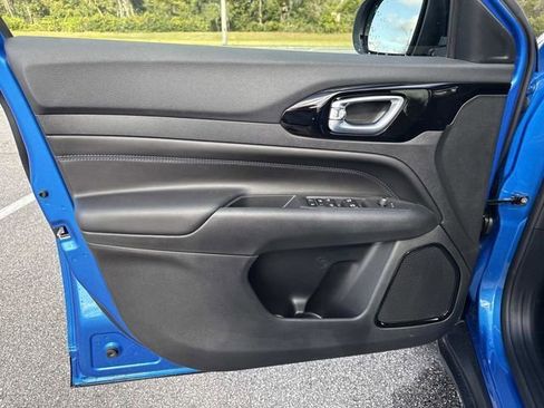 New 2026 Jeep Compass Latitude image 17