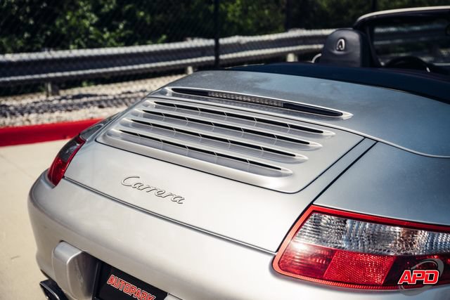 Used 2006 Porsche 911 Carrera RWD image 26