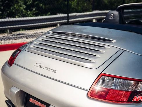 Used 2006 Porsche 911 Carrera RWD image 26