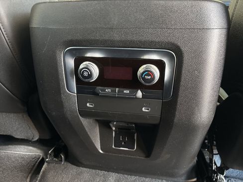 Certified 2023 GMC Yukon XL SLT image 15