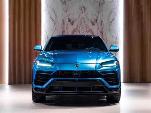 Used 2022 Lamborghini Urus AWD/4WD image 2