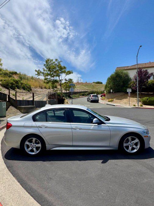 Used 2013 BMW 328i Sedan RWD image 3