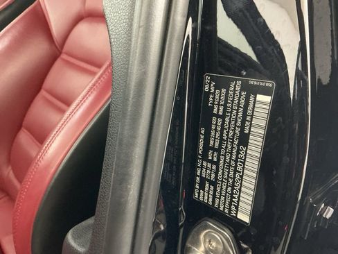 Used 2023 Porsche Macan Turbo image 32